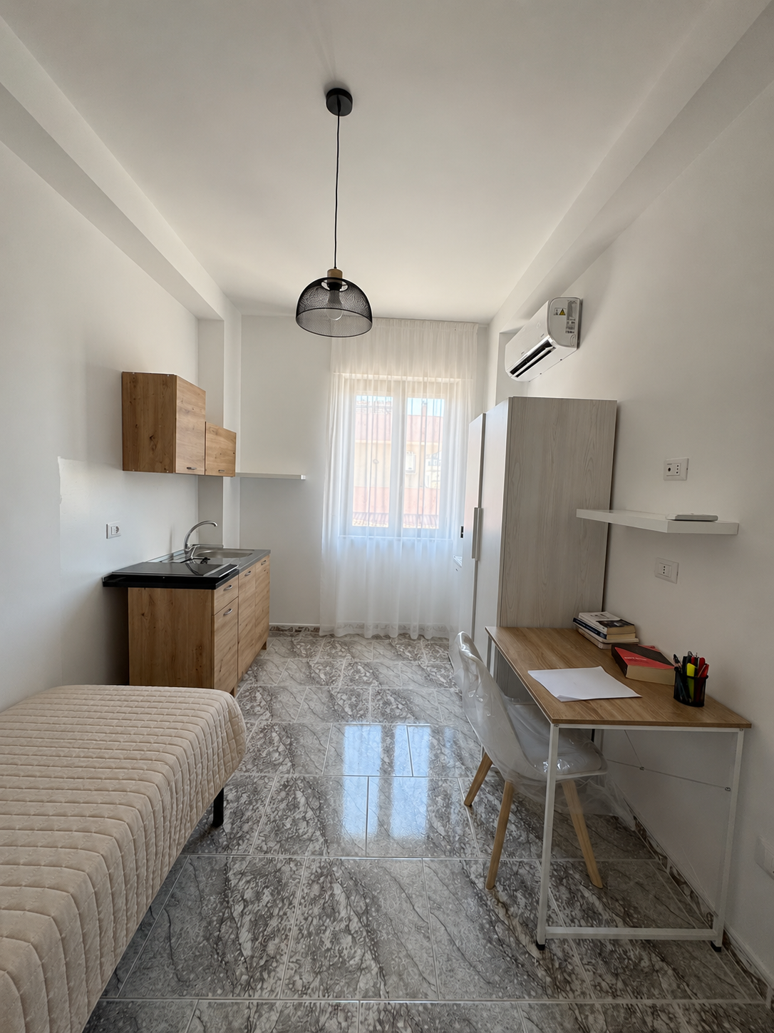 Camera 15 - Singola con finestra e bagno privato (2)